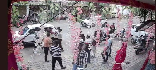 'Uncle' बुलाए जाने पर भड़के ग्राहक ने दुकानदार को पीटा