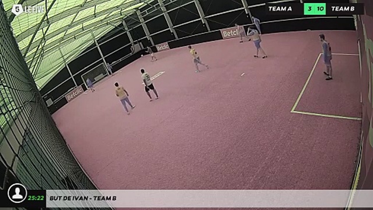 But de Ivan - Team B