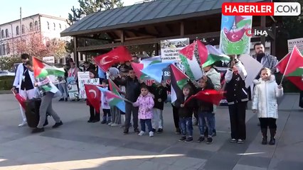 Sağlık Çalışanları İsrail'in Gazze Saldırılarını Protesto Etti