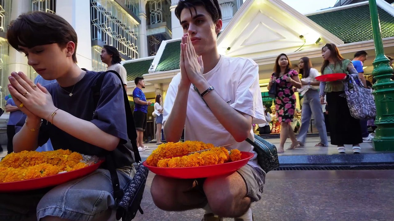 vlog l ME DIAGNOSTICARON SIRINGOMA EN LA NARIZ  nuevos amigos y días aburridos en BANGKOK!