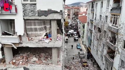Çorum'da beş katlı apartmanda doğalgaz patlaması: 1 ölü, 16 yaralı