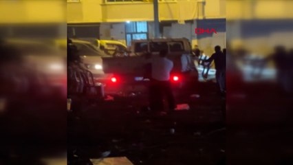 Avcılar'da sokaktaki kına gecesine kamyonetle daldı