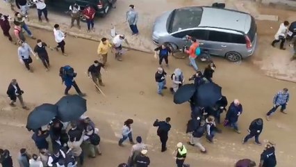 Damián, testigo directo de los gritos contra Sánchez y Mazón