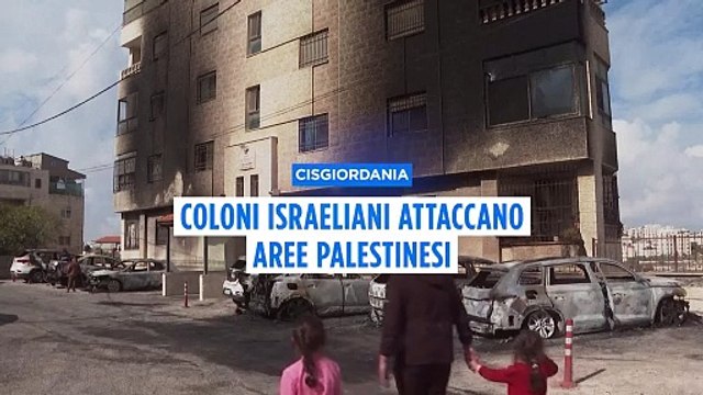 Cisgiordania: coloni israeliani attaccano aree palestinesi, auto e proprietà incendiate
