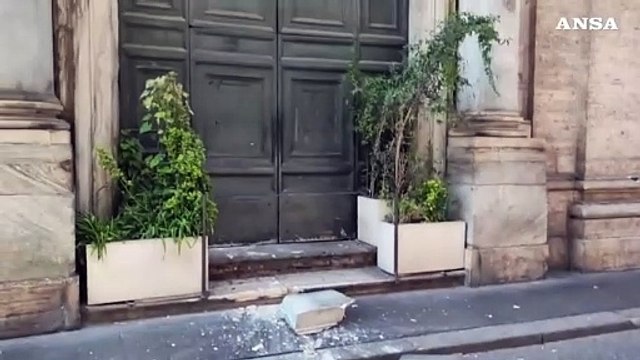 Roma, crolla porzione della facciata della basilica di San Giacomo a via del Corso