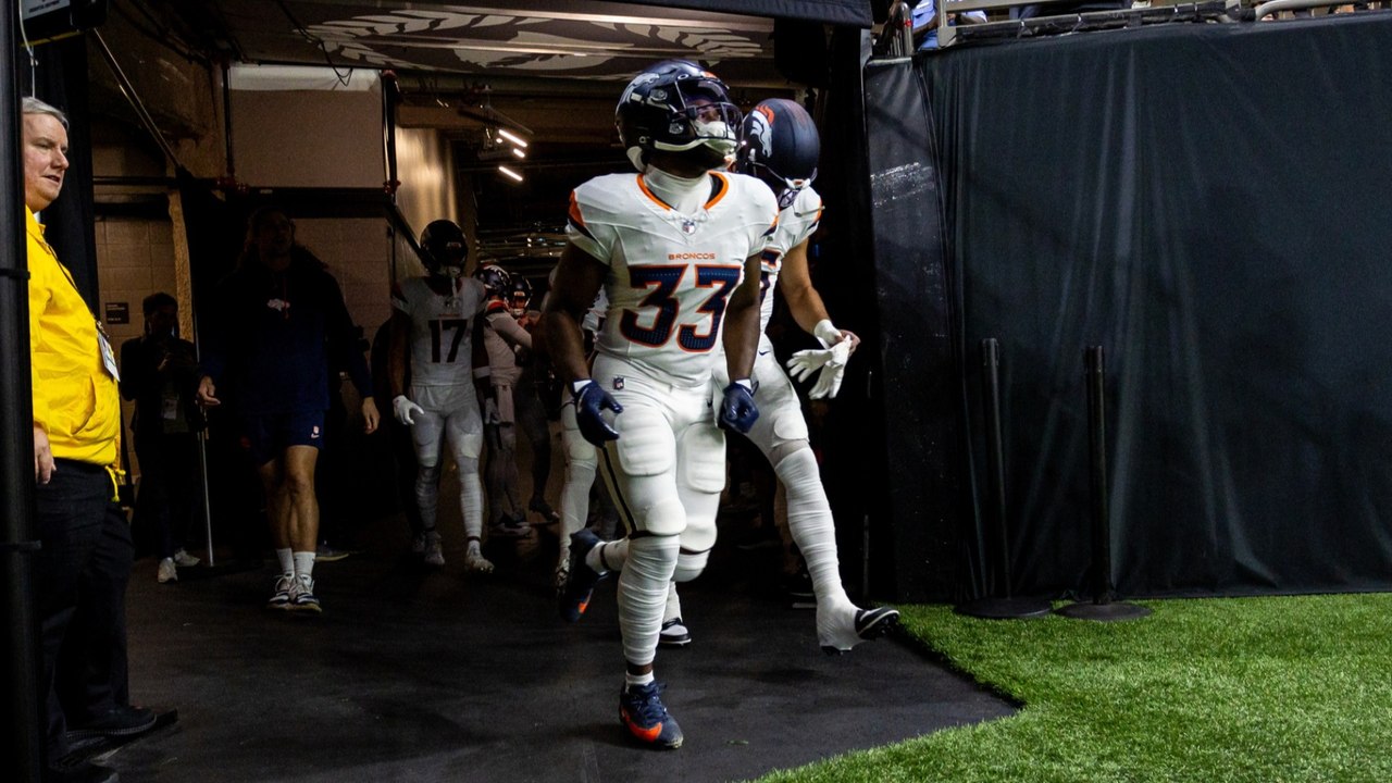 NFL Betting Insights: Williams and Kamara's Rushing Yards