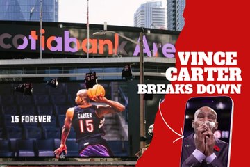 Vinsanity's breaks down in tears during jersey retirement