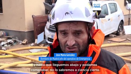 Buscando supervivientes en el parking del centro comercial Bonaire en Valencia