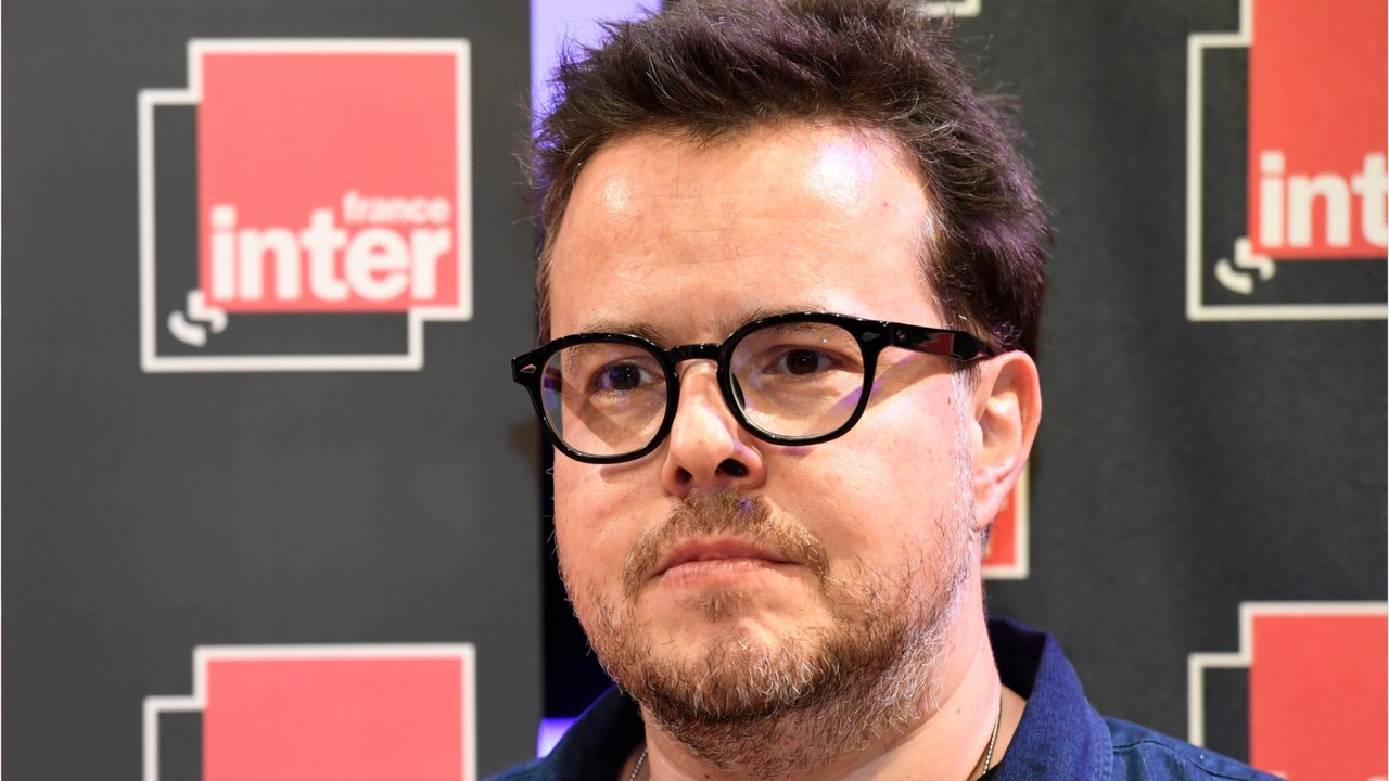 GALA VIDEO - Nicolas Demorand, star de la matinale sur France Inter, se confie sur son rythme de vie particulier : “Zéro vie sociale”