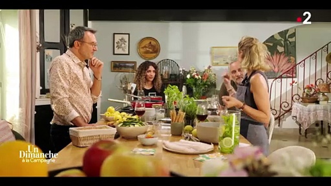 Il y a 23 ans, Sylvie Tellier a été sacrée Miss France. Toutefois, son couronnement n'a pas fait le bonheur de Geneviève de Fontenay, l'ancienne directrice du célèbre comité comme elle l'a dernièrement confié dans "Un dimanche à la campagne".