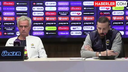 Mert Hakan'dan soyunma odasında olay paylaşım