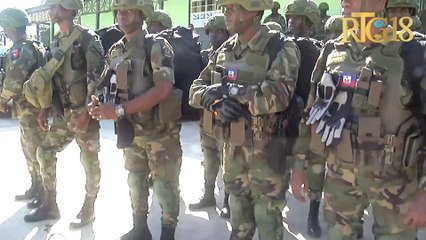Yon premye gwoup 25 militè FAD'H kite peyi a pou al pran fòmasyon nan peyi Lafrans