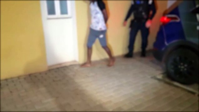 Machão de cozinha é preso após agredir companheira no Tarumã