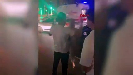 Motosiklet sürücüsüyle tartışan kadın sürücü, görüntüsünü çekene de hakaret etti