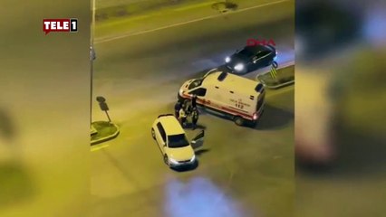 "Beni tanıyor musun?” diye bağırdı ambulansın camını yumrukladı