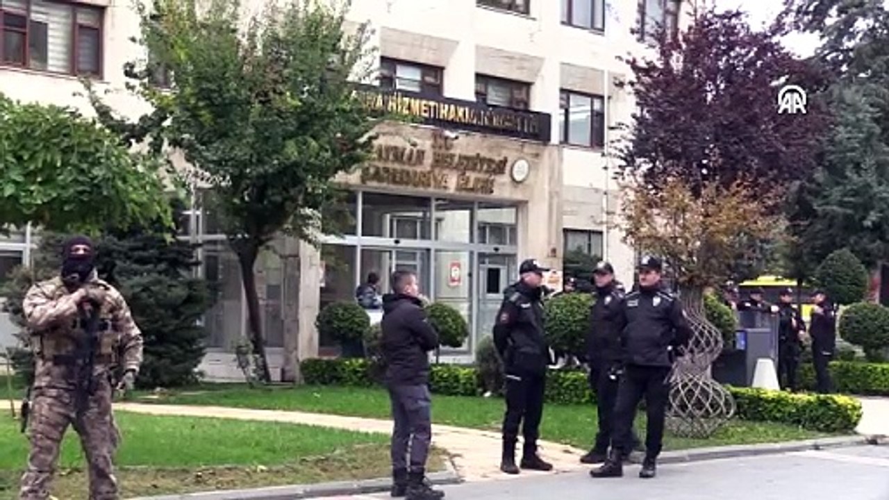Kayyım atanan Mardin ve Batman belediyeleri önünde son durum