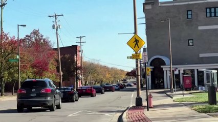 Supercar convoy brings early Ohio voters to polls