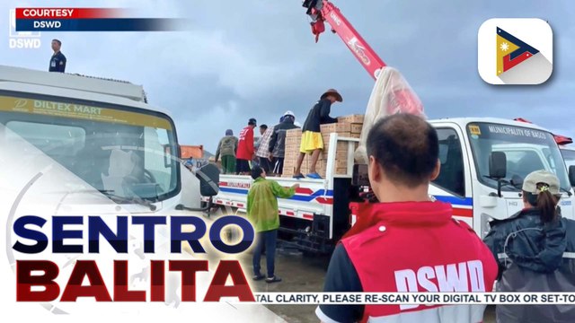 Karagdagang 5,500 family food packs para sa mga nasalanta ng Bagyong #LeonPH sa Batanes, dumating na