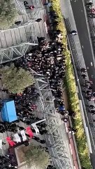 Esenyurt Belediyesi önünde vatandaşlar toplanmaya devam ediyor