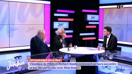 GALA VIDÉO - Obsèques d’Alain Delon : cette image de ses 3 enfants qui a marqué les esprits