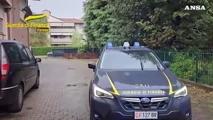 Varese, cucivano vestiti per l'alta moda vivendo sul posto di lavoro