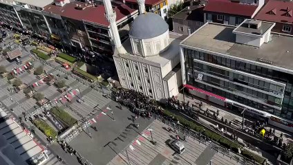 Esenyurt Belediyesi önünde arbede!