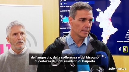 Il premier Sanchez condanna le violenze dopo l'alluvione a Valencia