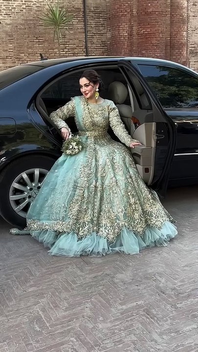 Hania amir