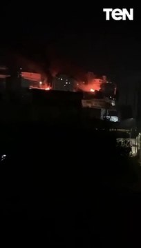 مستوطنون يهاجمون المنطقة الصناعية في مدينة البيرة بالضفة الغربية ويحرقون سيارات الفلسطينيين
