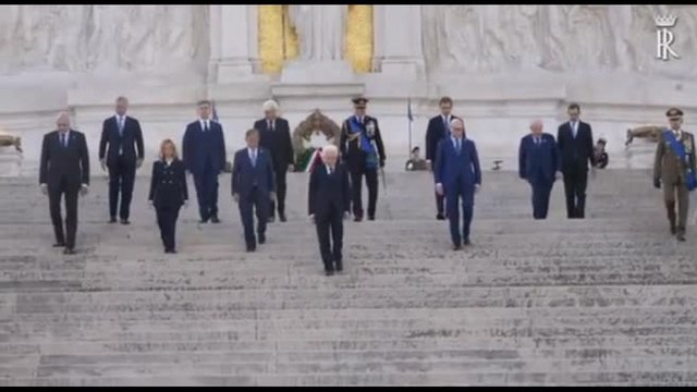 Festa 4 novembre, Mattarella depone corona all'Altare della Patria