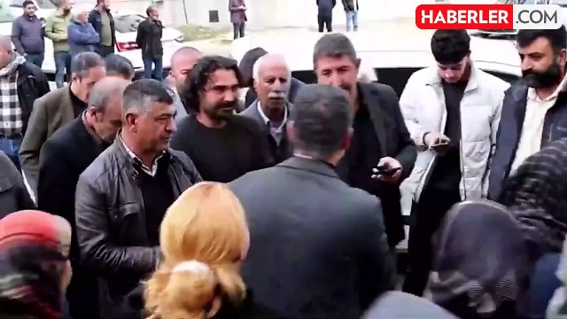 Halfeti Belediye Başkanı Görevden Alındı, Polis Barikatları Kuruldu