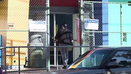 Harris y Trump continúan su batalla en los estados 'bisagra' a un día de las elecciones