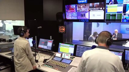 Est-vous prêt à travailler plus ? «On serait tous d'accord pour travailler plus si on était sûr que notre argent était bien utilisé» déclare Frédéric, boucher à la retraite
