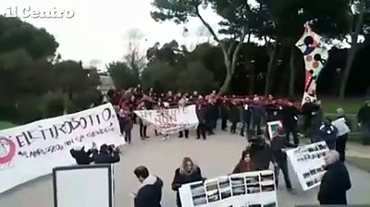 Pescara, protesta contro elettrodotto