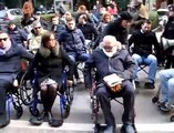 Barriere architettoniche a Pescara, gli amministratori provano le carrozzine
