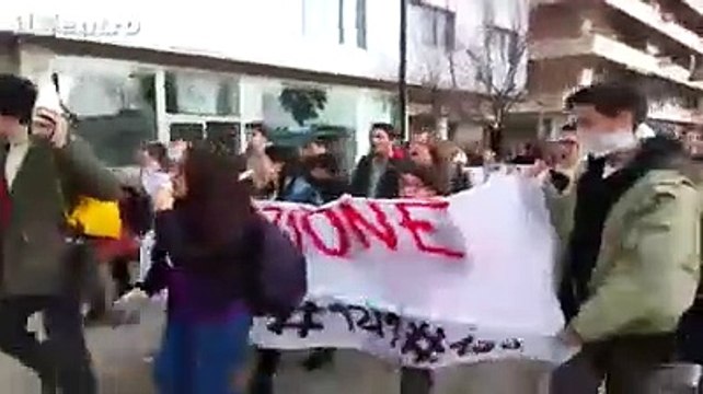 Pescara, corteo degli studenti contro la Buona scuola