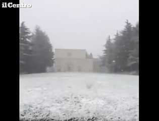 L'Aquila, neve a Collemaggio il 7 aprile