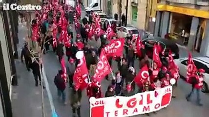 12 dicembre a Pescara, il corteo dei sindacati
