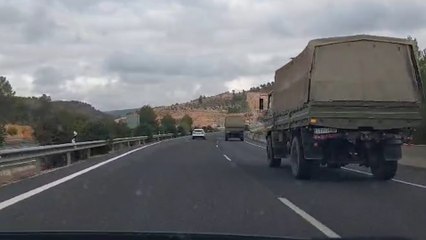 Camiones del ejercito camino de Valencia