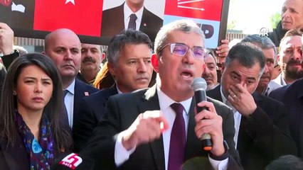 CHP Grup Başkanvekili Günaydın, Esenyurt Belediyesi önünde konuştu