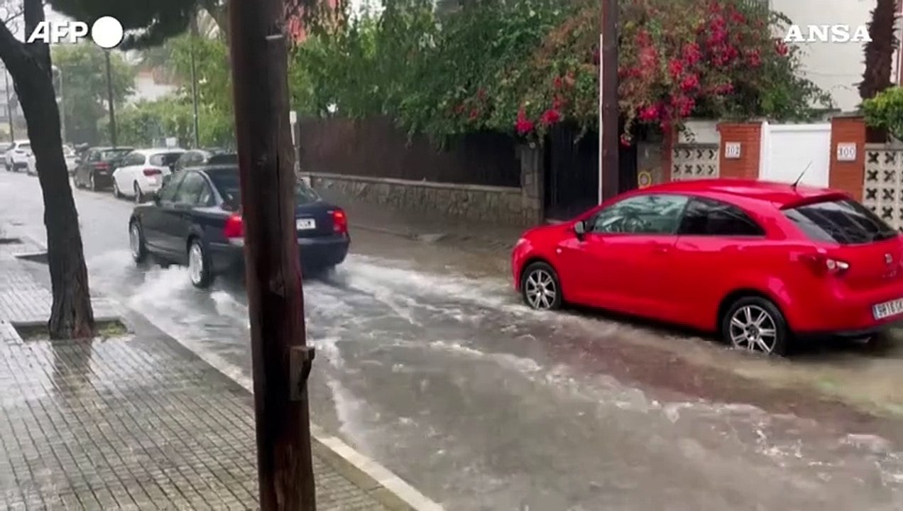 Maltempo in Spagna, ancora allerta rossa a Barcellona e in altre zone
