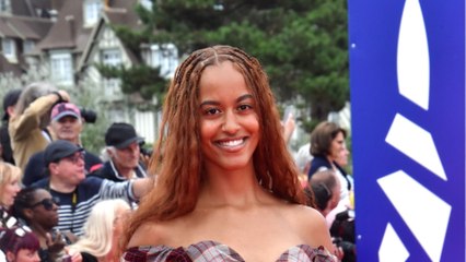 GALA VIDEO - Barack Obama : sa fille Malia ne veut plus utiliser son nom, et il fait la grimace !