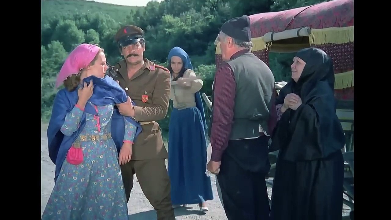 Senede Bir Gün - Kartal Tibet, Hülya Koçyiğit _ FULL HD