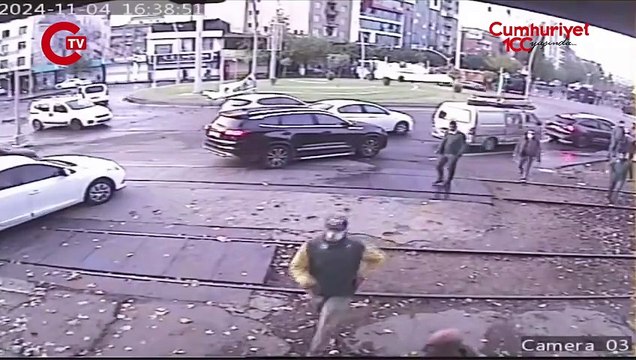 'Kayyum' protestolarını görüntüleyen gazete ofisine polis baskını