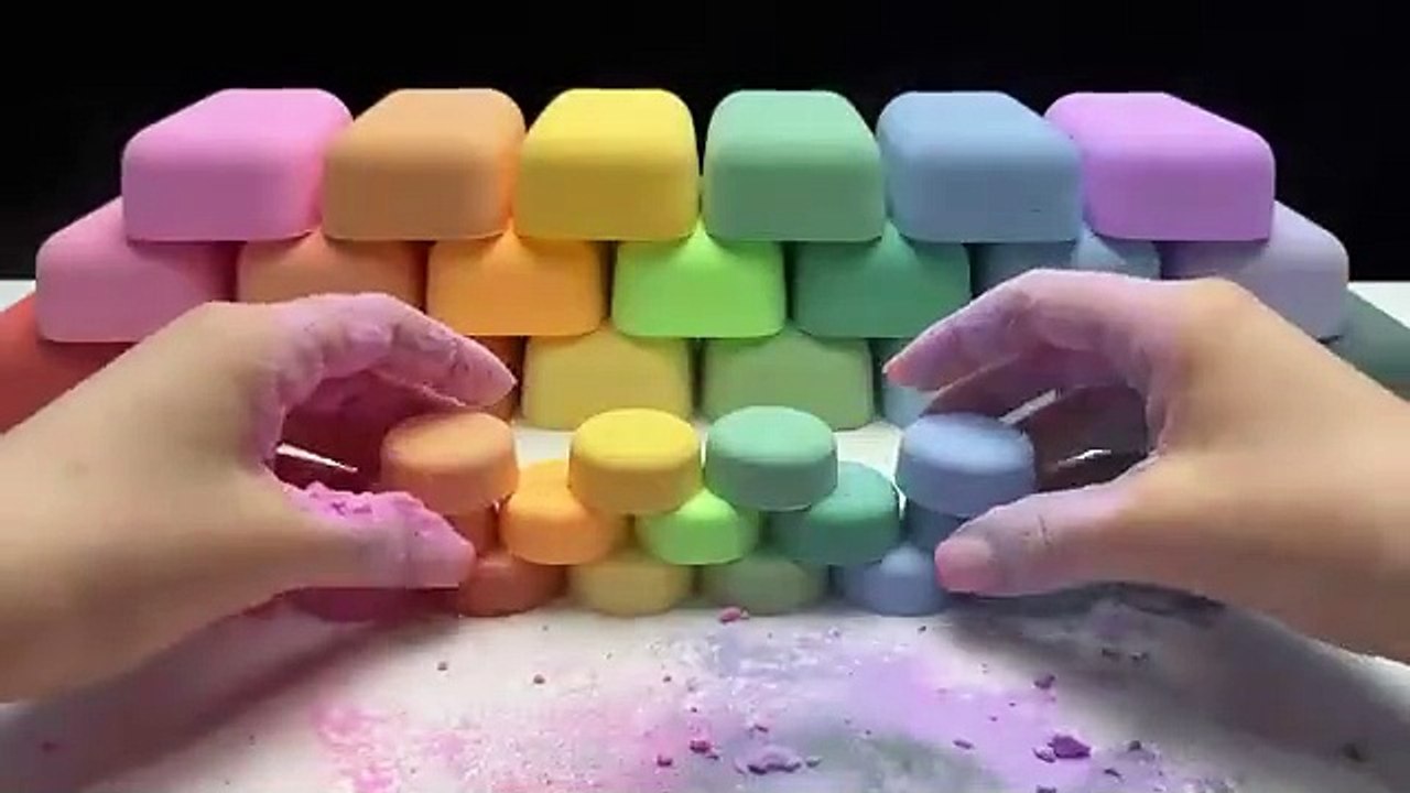 ASMR baking soda crunchy holiday rainbow