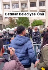 Dağdan inip şehirdeki Vali’yi kovmaya kalktı! PKK’lı şehir teröristi: Terk edin burayı Vali, çık lan buraya