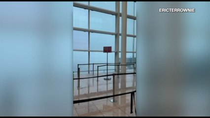 Spagna, allagato l'aeroporto di Barcellona: voli ridotti