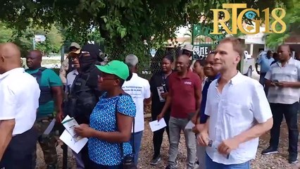 Minis agrikilti a vizite pak teknolojik agrikòl nan " American university of the caribbeans(AUC).