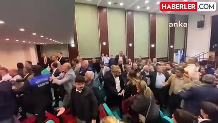 Kağıthane Belediye Meclisi'nde Kavga Çıktı: CHP'li Üyeler Yaralandı