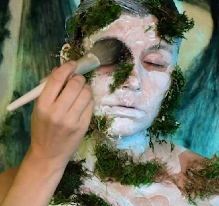 Moss lady look inspired by the beauty of nature!